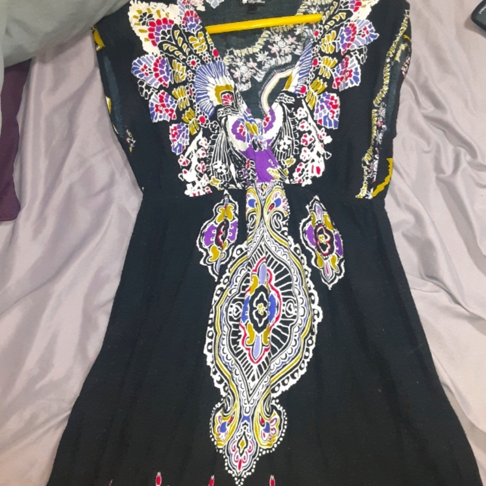 Lily White brand V neck tunic top